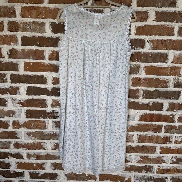 Floral Lace Women's Robe - Picture 10 of 12